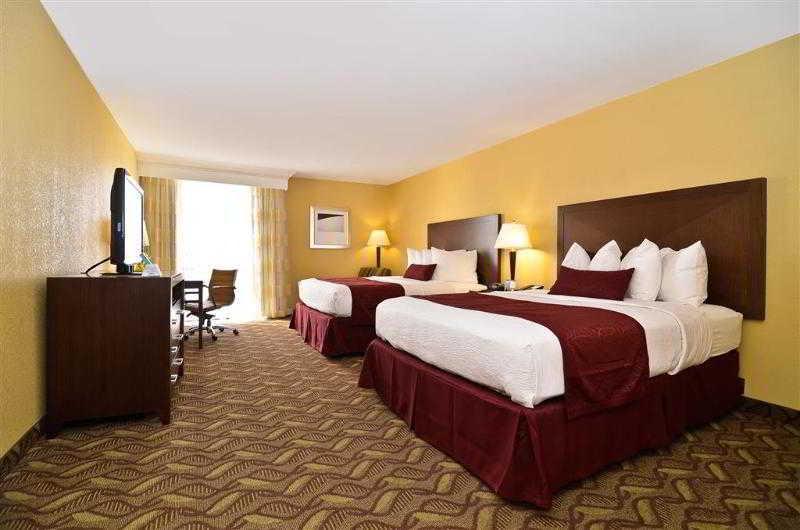 Clarion Inn & Suites Розуел Екстериор снимка