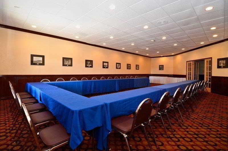 Clarion Inn & Suites Розуел Екстериор снимка