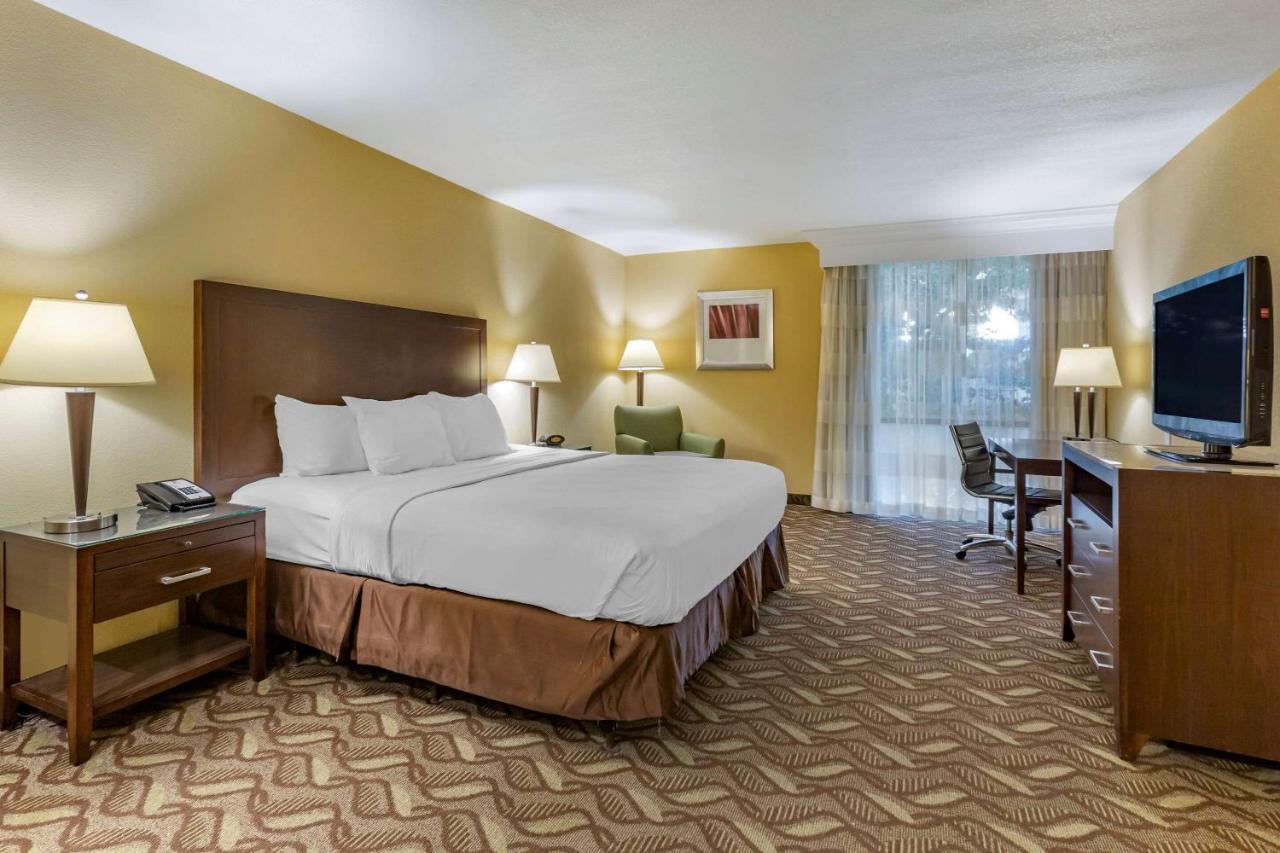 Clarion Inn & Suites Розуел Екстериор снимка