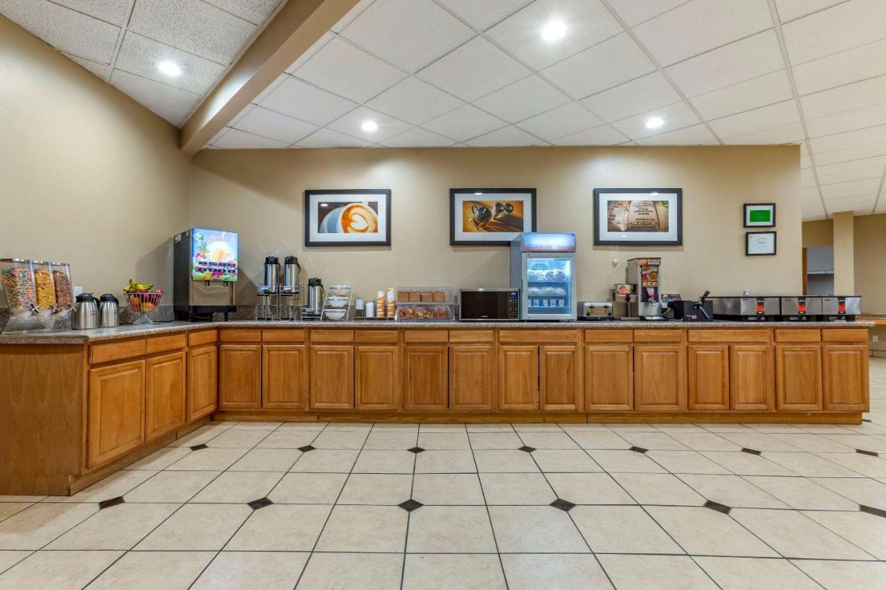 Clarion Inn & Suites Розуел Екстериор снимка